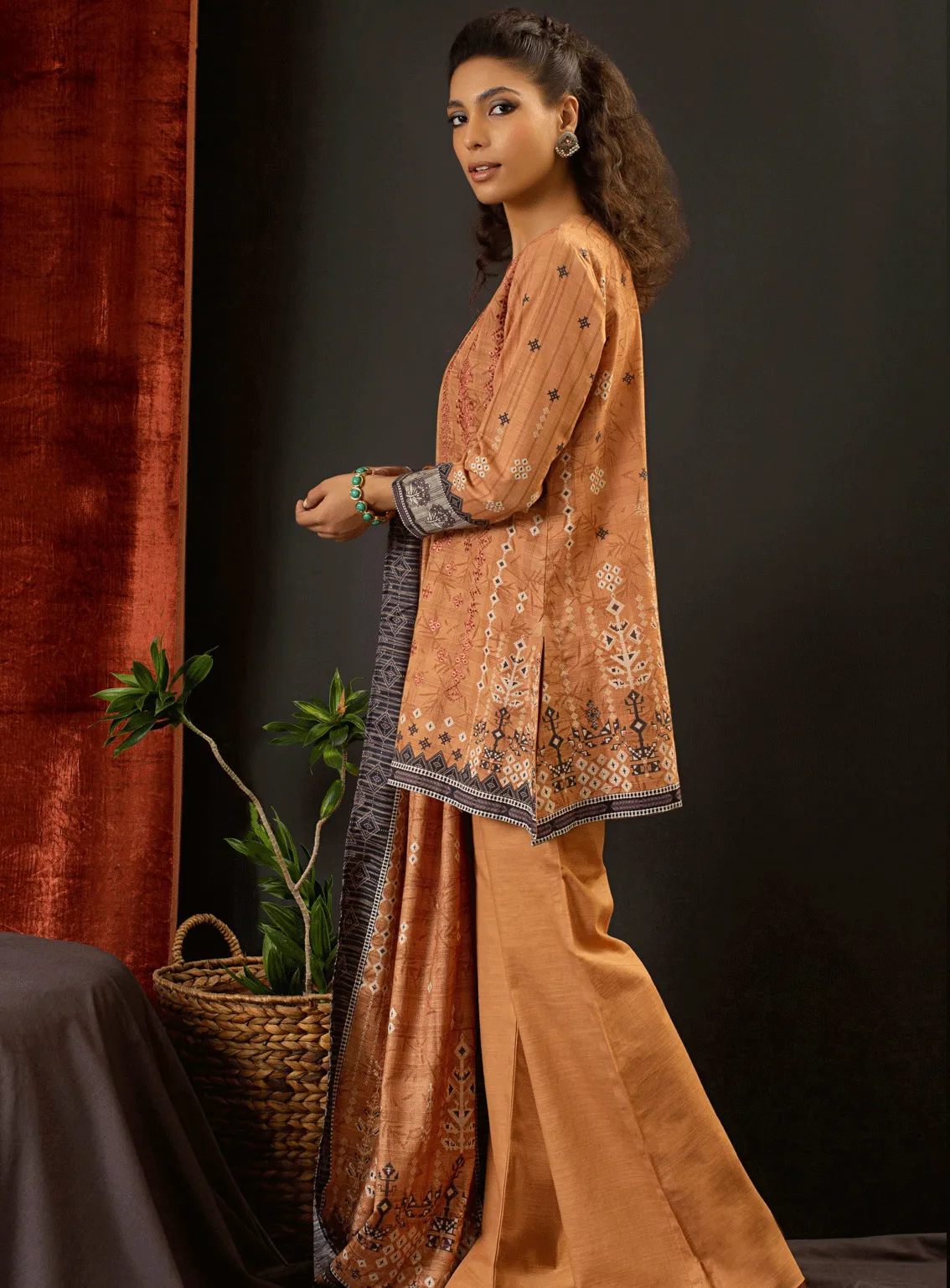 Aadab By Rashid Textile Embroidered Khaddar Unstitched 3 Piece Suit - RT23AK 8306