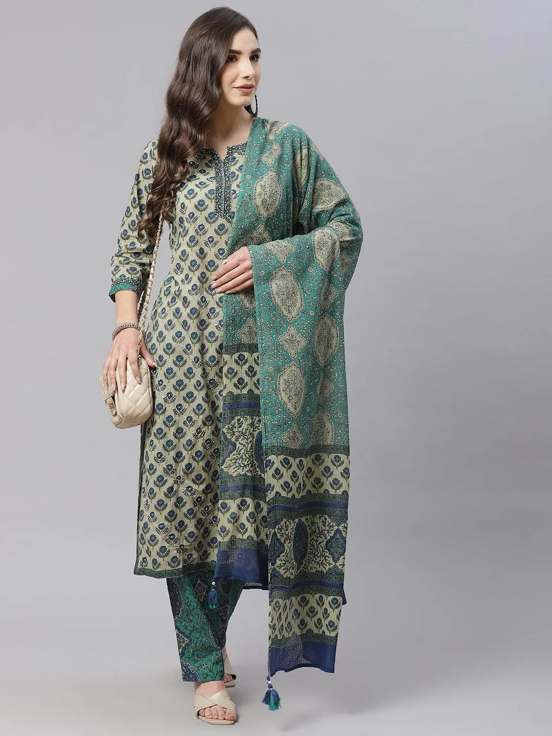 Divena  Green Cotton Straight Kurta Pant Set With Dupatta