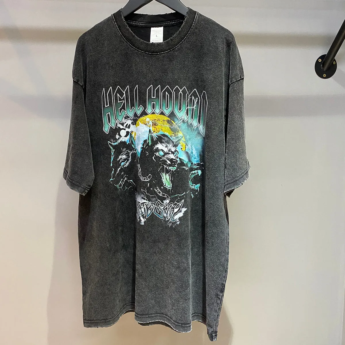 "HELL HOUND" AMERICAN VINTAGE DISTRESSED TEE