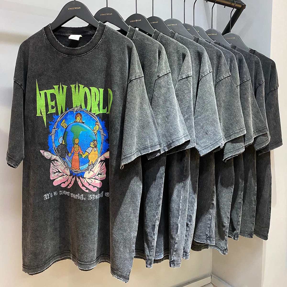 "NEW WORLD" AMERICAN VINTAGE DISTRESSED TEE