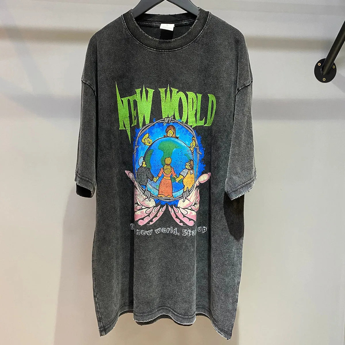 "NEW WORLD" AMERICAN VINTAGE DISTRESSED TEE