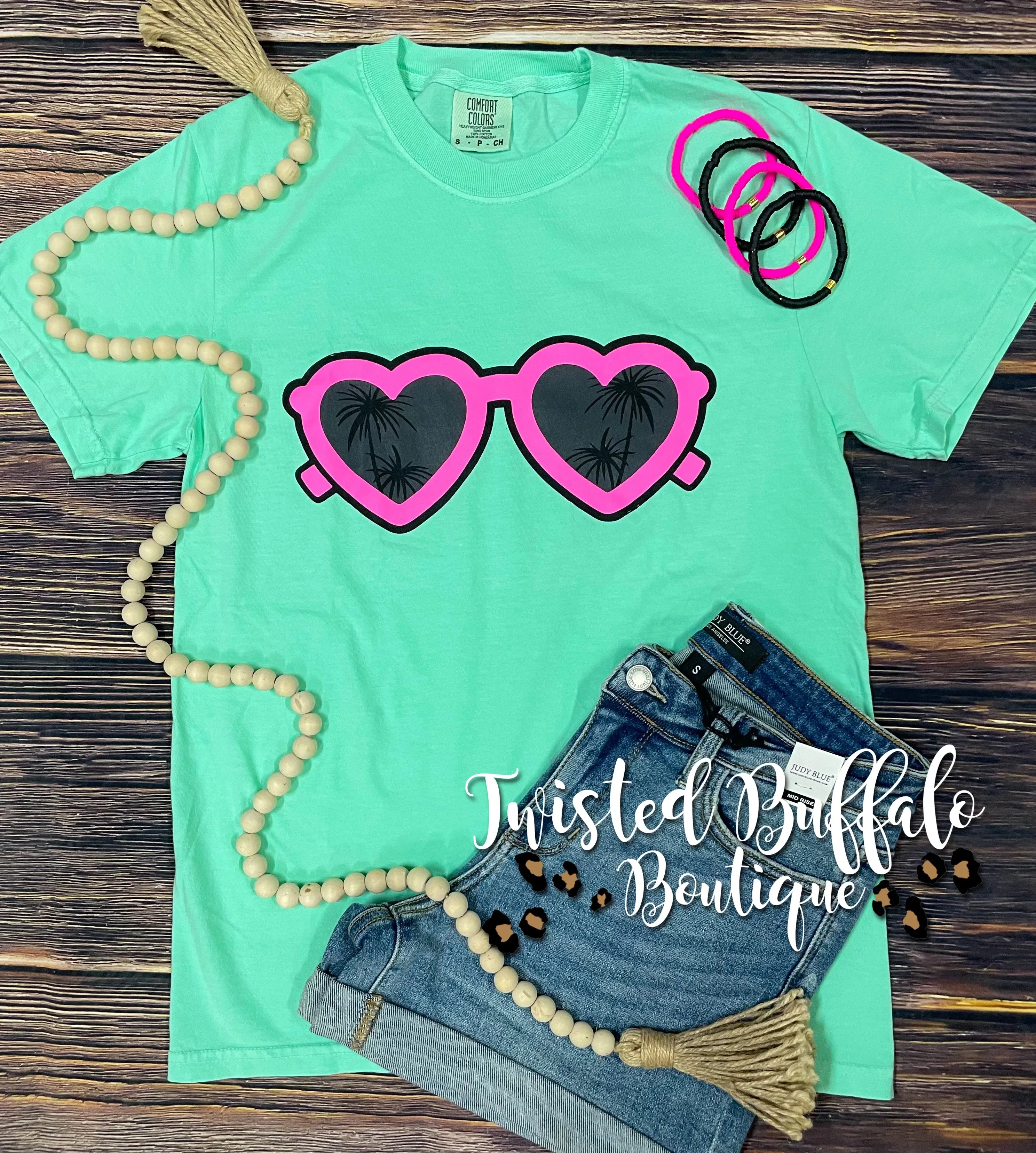 {SUNNY IN SUMMER} Sunglasses Island Reef Crew Neck Tee